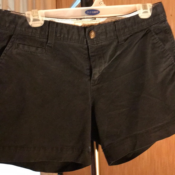 FINAL! Must go by 8/15 Black Old Navy shorts - Picture 1 of 3